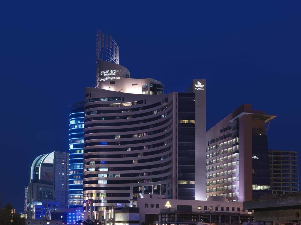 Symphony Style Hotel Kuwait Salmiya Dış mekan fotoğraf The hotel at night