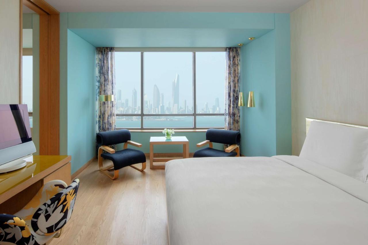 Symphony Style Hotel Kuwait Salmiya Dış mekan fotoğraf A room at the hotel