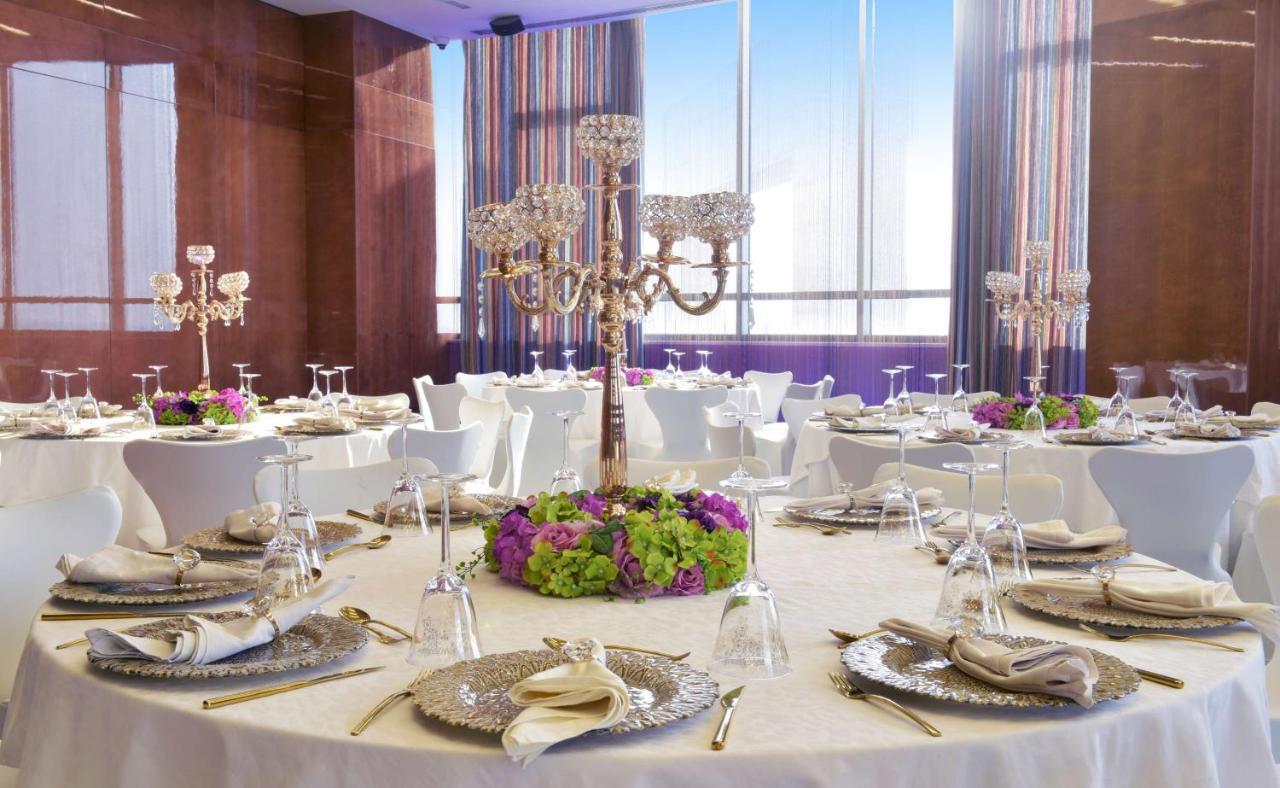 Symphony Style Hotel Kuwait Salmiya Dış mekan fotoğraf The ballroom at the hotel