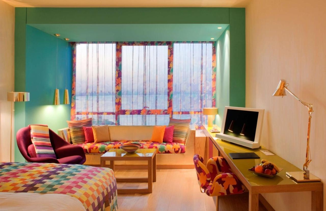 Symphony Style Hotel Kuwait Salmiya Dış mekan fotoğraf A room at the hotel